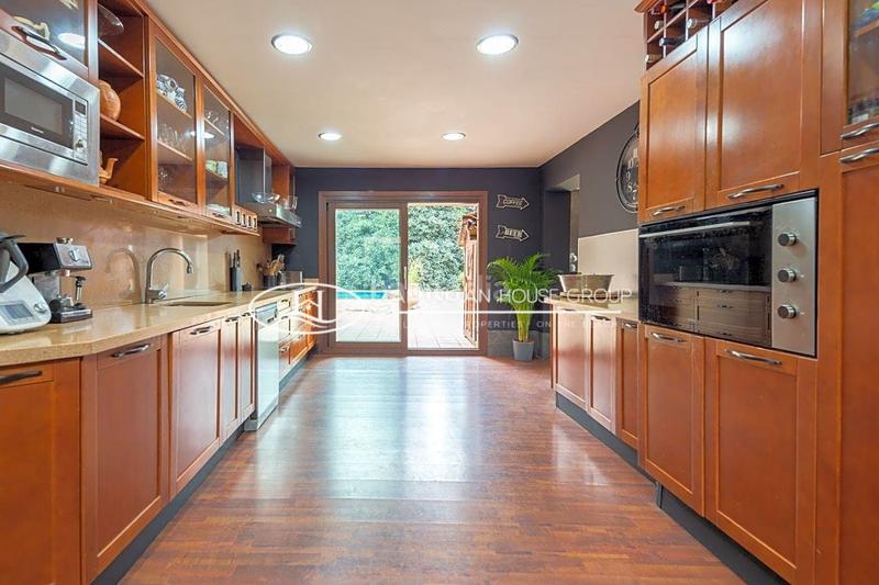 Foto a5d5e92b-1dce-4f9b-9089-75a2cf2b773b. House with parking pool in Los Gallos Chiclana de la Frontera