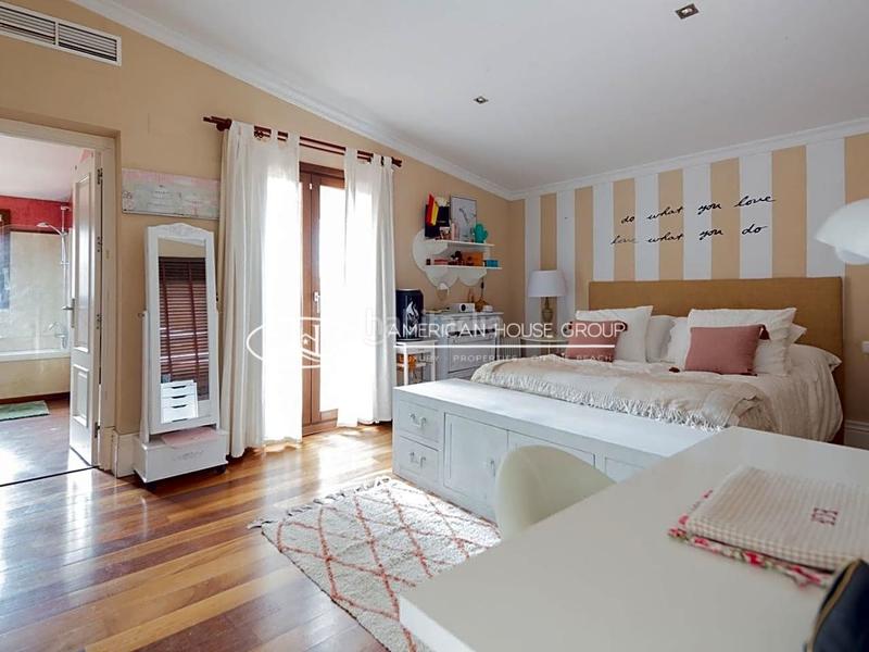 Foto b13e1ed3-4582-446c-885c-829765d9f8eb. House with parking pool in Los Gallos Chiclana de la Frontera