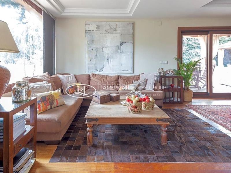 Foto bcd6b12b-b94e-4869-9de5-b9a1c16d5f65. House with parking pool in Los Gallos Chiclana de la Frontera