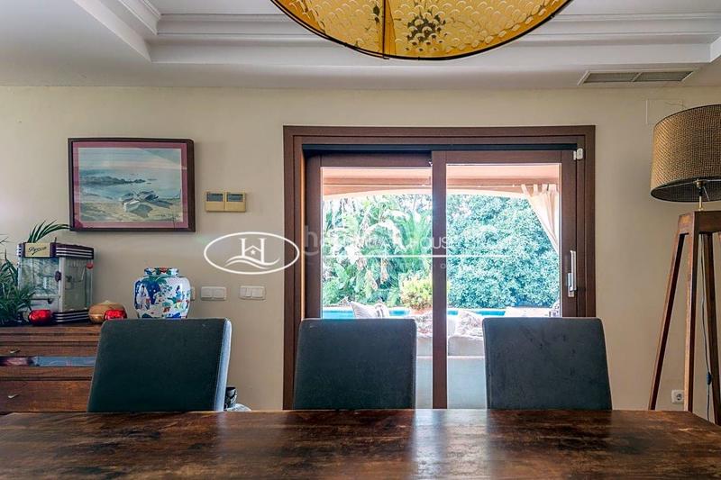 Foto fde95ea8-ec7d-4a42-a74e-50a3f95782e0. House with parking pool in Los Gallos Chiclana de la Frontera