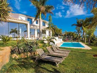 Casa  Sancho panza. Encantadora villa en venta con vistas al mar en benalmdena, ml