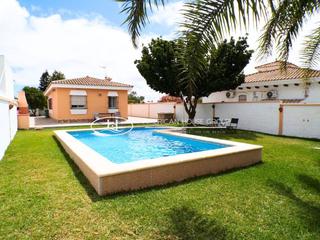 Lloguer Casa a Los Gallos. Precioso chalet en alquiler de larga temporada y temporada escol