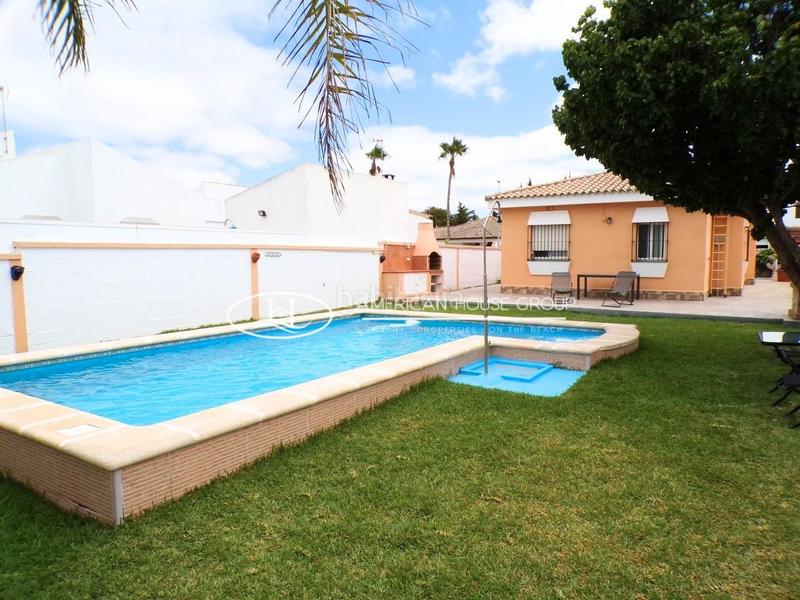 Foto 1b1a1246-625f-40a4-9895-b67c4b5854d8. Lloguer casa amb piscina a Los Gallos Chiclana de la Frontera