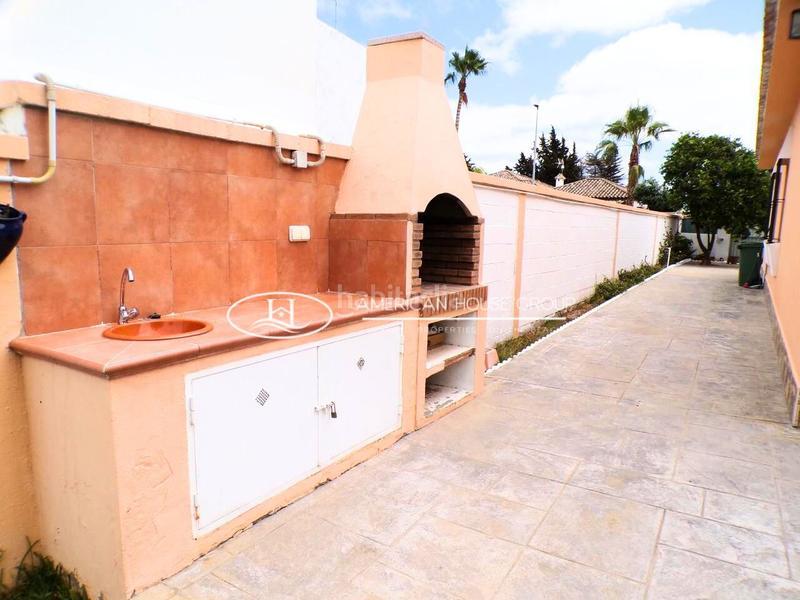 Foto fd5f72ca-fe2d-48ee-b0ed-8cd85bdce7e6. Lloguer casa amb piscina a Los Gallos Chiclana de la Frontera