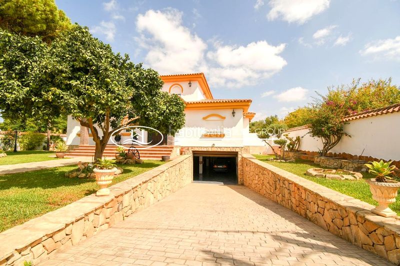 Foto b715d560-5779-4aad-b933-488222850d98. Casa amb calefacció piscina a Las Lagunas - Campano Chiclana de la Frontera