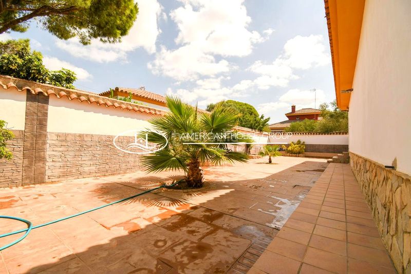 Foto b82112ea-e6ae-4e96-b032-ab3b8cd80c22. Casa amb calefacció piscina a Las Lagunas - Campano Chiclana de la Frontera