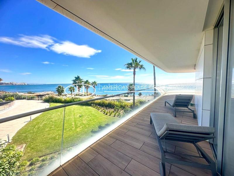 Foto 38a5fcec-4fa9-4356-af58-40a02ee5d6f3. Piccolo appartamento con parcheggio piscina in puerto de Estepona Estepona