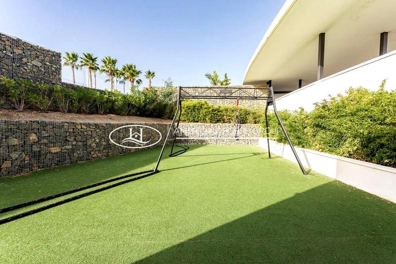 Foto 44d45eb1-1db1-4986-80b4-91d804f36e71. Piccolo appartamento con parcheggio piscina in puerto de Estepona Estepona