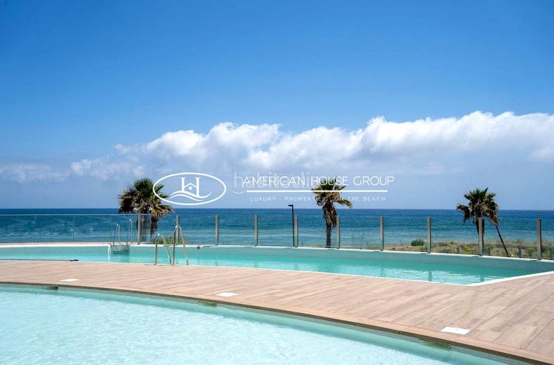 Foto 80c4bb18-c469-43f9-893a-6ef535635566. Piccolo appartamento con parcheggio piscina in puerto de Estepona Estepona