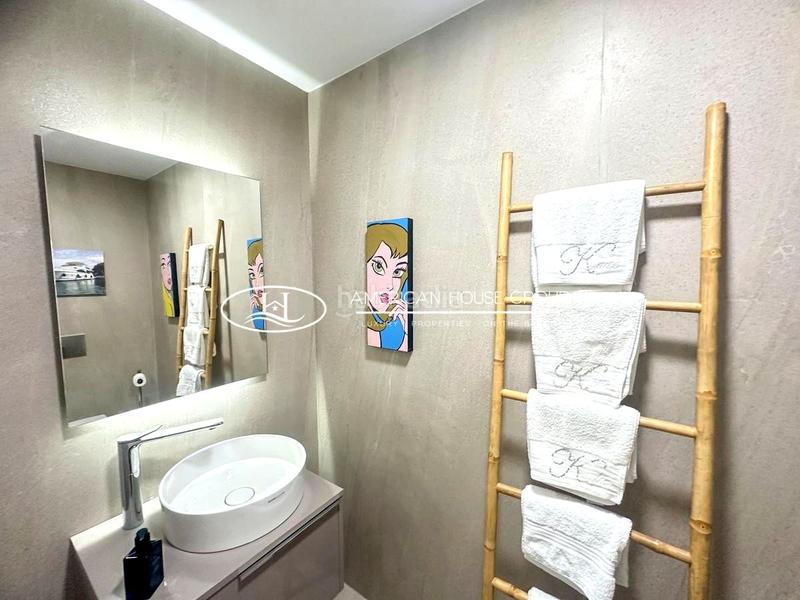 Foto fa412518-c42a-42a6-aca6-48838dbb6120. Piccolo appartamento con parcheggio piscina in puerto de Estepona Estepona