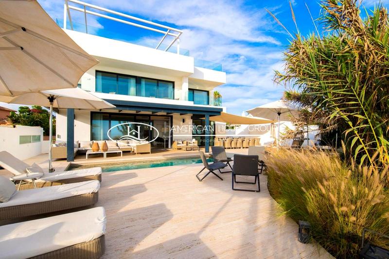 Foto 1625b64e-e66d-4c6e-af51-665ef9b2bb0a. Casa maravillosa villa con piscina con vistas al mar en venta este, málaga en Marbella