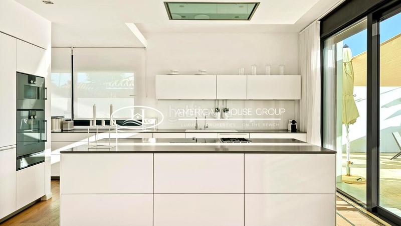 Foto a6977f2c-6de4-4f5b-a661-1dad5ff538fe. Casa maravillosa villa con piscina con vistas al mar en venta este, málaga en Marbella