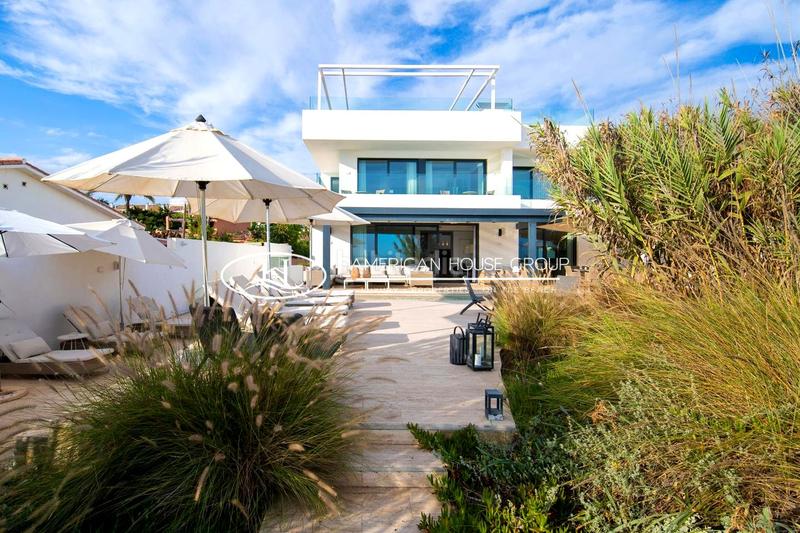 Foto becb94d6-eb3d-4df6-b9b8-e102a7811ef1. Casa maravillosa villa con piscina con vistas al mar en venta este, málaga en Marbella