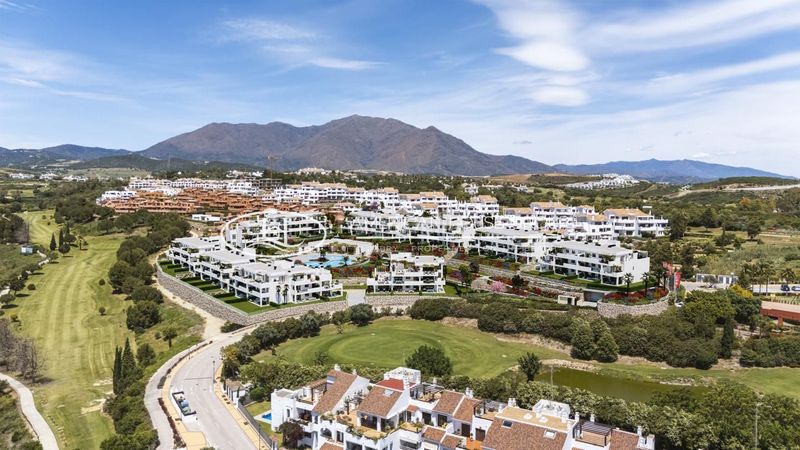 Foto 70e9ea60-a700-45c0-ac6a-d0f27fee3a61. Apartament amb piscina a Casares pueblo Casares