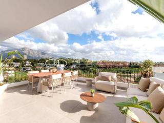 Àtic a Nueva Andalucía centro. Elegante ático con vistas al mar en venta en nueva andalucía, ma