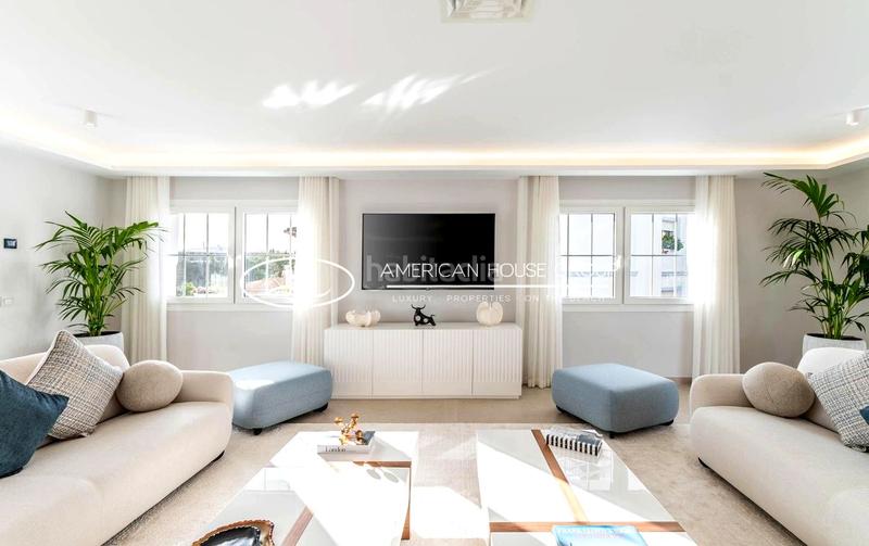 Foto 35769068-4399-442f-adf8-c37fd61c6e85. Ático elegante ático con vistas al mar en venta en nueva andalucía, , málaga en Marbella