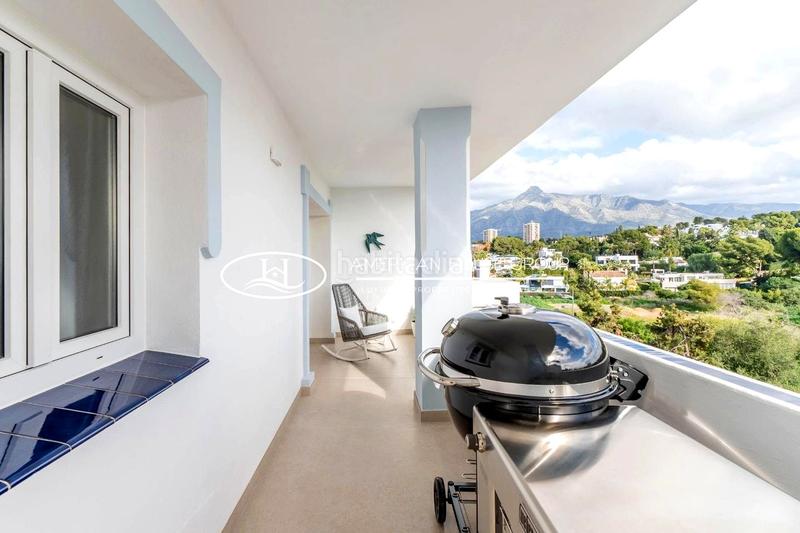 Foto 678d79b8-9ebd-4bb3-9774-21ad974c6f42. Ático elegante ático con vistas al mar en venta en nueva andalucía, , málaga en Marbella