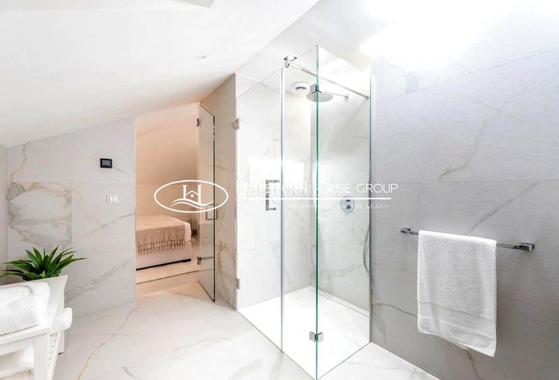 Foto 7ac74fa1-6651-4c5b-9ee5-0949cf23bd61. Ático elegante ático con vistas al mar en venta en nueva andalucía, , málaga en Marbella