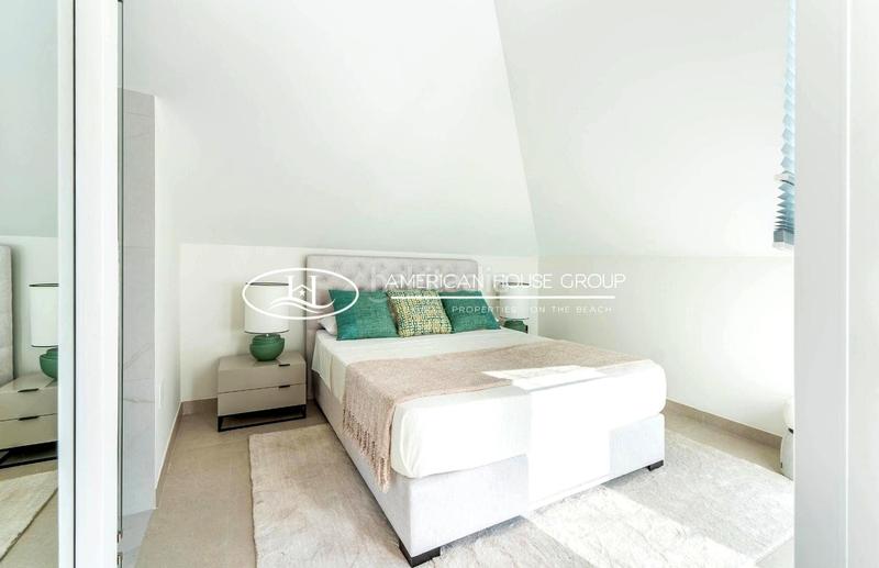 Foto 824c5d88-b6bf-4424-a726-8758fd761ae2. Ático elegante ático con vistas al mar en venta en nueva andalucía, , málaga en Marbella