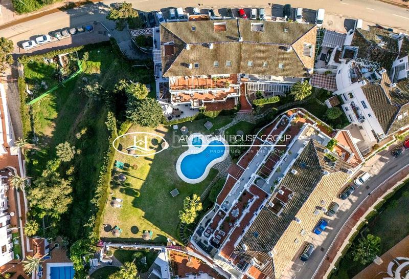 Foto b60f09db-1176-41bf-bfec-7b7c424a891d. Ático elegante ático con vistas al mar en venta en nueva andalucía, , málaga en Marbella