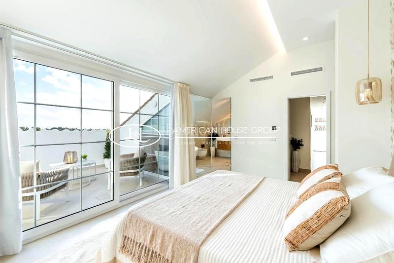 Foto f3b6f98e-a846-4ca7-84b2-0f45826474ef. Ático elegante ático con vistas al mar en venta en nueva andalucía, , málaga en Marbella