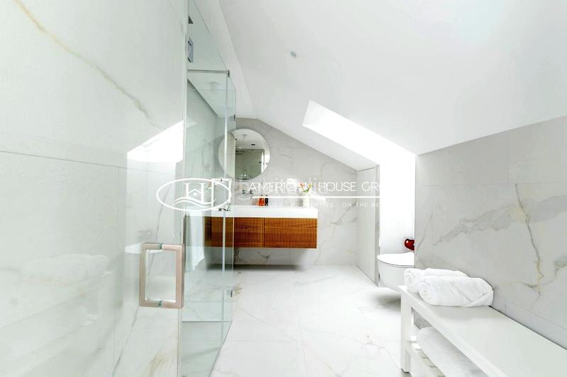 Foto fcdee6c0-be83-4a98-a5a4-09cb586b6bcf. Ático elegante ático con vistas al mar en venta en nueva andalucía, , málaga en Marbella