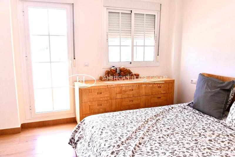 Foto b1d008f6-363e-4e2a-b757-567da203ccbf. Reihenhaus in La Barrosa Chiclana de la Frontera