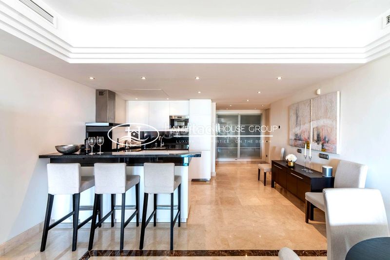 Foto 9ec2bc49-2ff4-4663-bae2-f6d995edce78. Apartament amb piscina a Puerto Banús Marbella