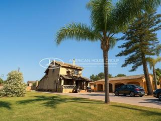 Casa a Las Lagunas - Campano. Gran villa de estilo rústico en venta en la zona de la rana verd