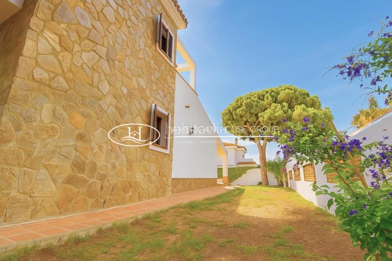 Foto 4c18bd42-2847-49cc-a440-9f9d61b9d5b8. Casa in Los Gallos Chiclana de la Frontera
