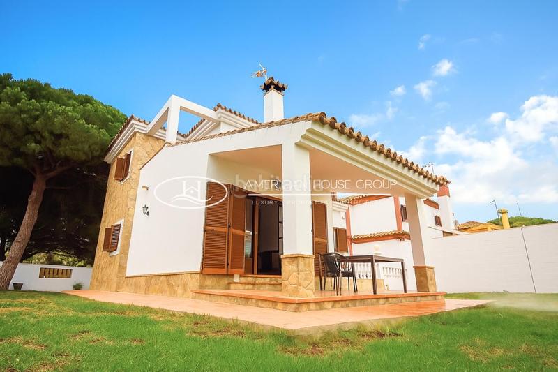 Foto 4e9a1f3e-96d5-4e1d-a6b2-65a7b5f2b560. Casa in Los Gallos Chiclana de la Frontera