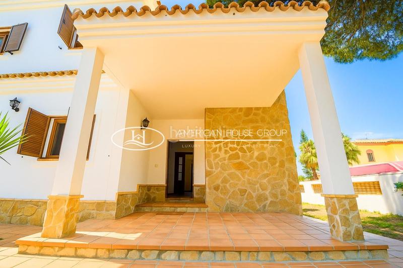 Foto 538e7294-ca0b-43aa-a380-158bd399cc81. Casa in Los Gallos Chiclana de la Frontera