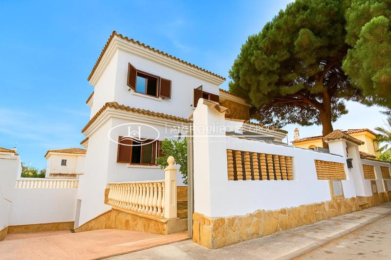 Foto 6e8e31b6-53a1-4034-8ca1-b9e533f0f8d1. Casa in Los Gallos Chiclana de la Frontera