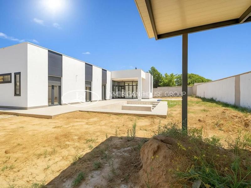 Foto 250d1de5-3abe-449c-a622-ec60b9a559d4. Casa amb piscina a La Banda - Campo de Fútbol Chiclana de la Frontera