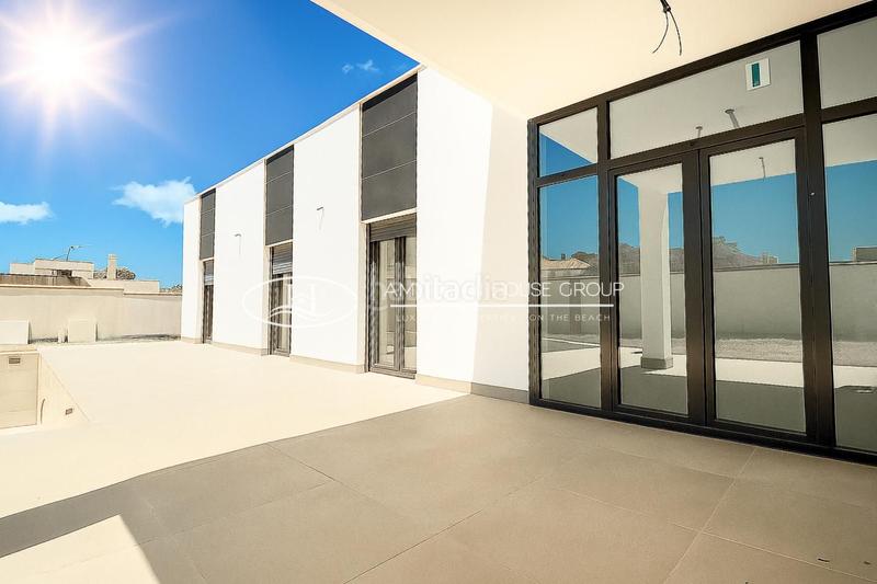 Foto 3a33abd4-cf1f-42f9-a579-b86261cda8cd. Casa amb piscina a La Banda - Campo de Fútbol Chiclana de la Frontera