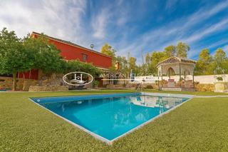 Casa a Los Franceses - La Vega. Encantador chalet de dos plantas con piscina en venta en la zona
