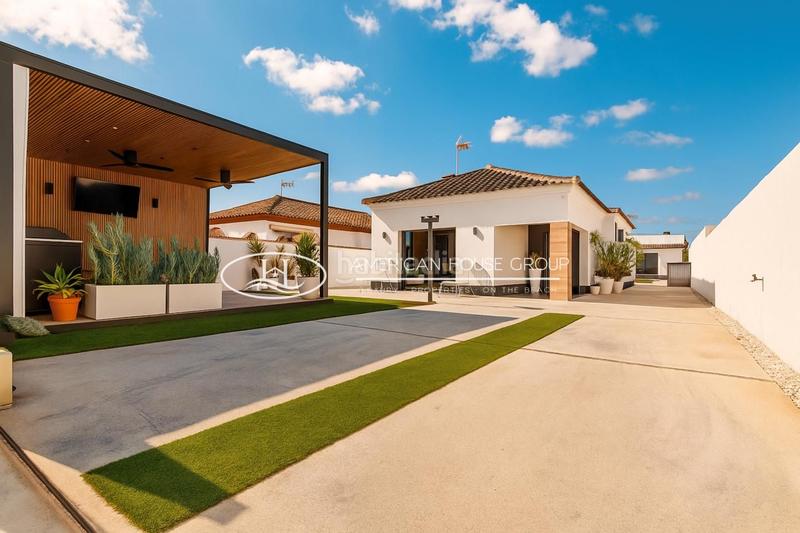 Foto 0330ae6c-ed10-43c8-9fe9-737985afc416. Maison avec chauffage piscine dans Los Gallos Chiclana de la Frontera