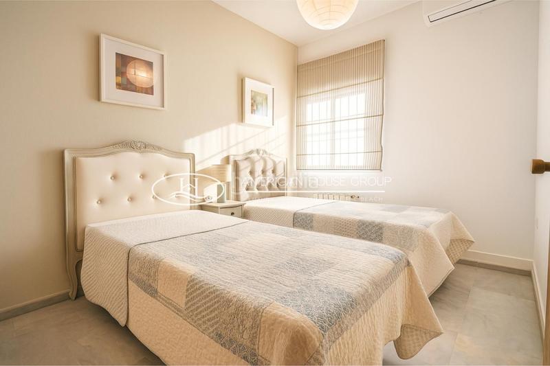 Foto 27fe3a2c-4c54-4d95-8e5c-d19152e4b497. Casa amb piscina a Asdrúbal - Bahía Blanca Cádiz