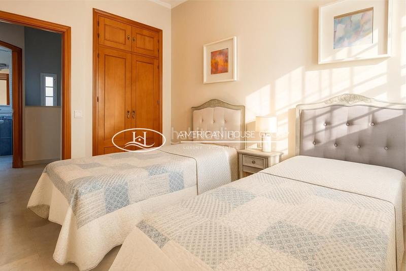 Foto c9e96cc9-d461-4e41-8248-55ab61f48e0f. Casa amb piscina a Asdrúbal - Bahía Blanca Cádiz