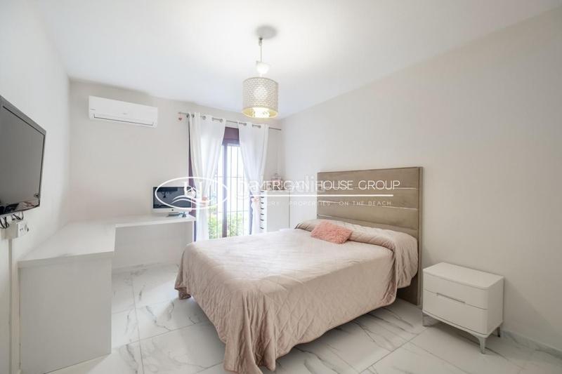 Foto 3557758e-9413-4db5-b431-71a07234996f. Rez-de-chaussée avec piscine dans Nueva Andalucía centro Marbella