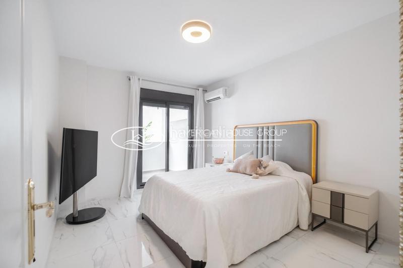 Foto af9c8bb8-73d6-49e2-9b8d-de9f5e2f7bb2. Rez-de-chaussée avec piscine dans Nueva Andalucía centro Marbella