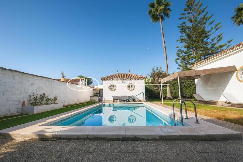 Foto 2adf8764-f79e-4502-a05e-648f3883ac0e. Maison dans Los Gallos Chiclana de la Frontera