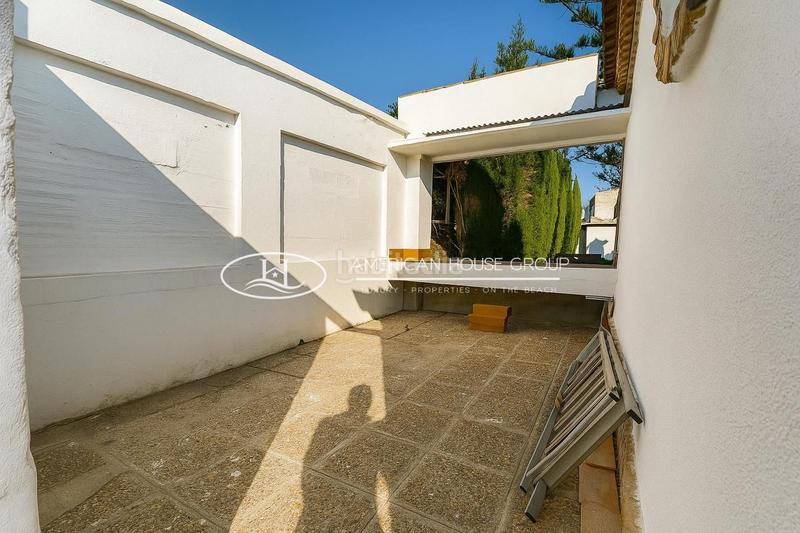 Foto 365dee1a-17b8-401f-9a32-2e6644b42a36. Maison dans Los Gallos Chiclana de la Frontera