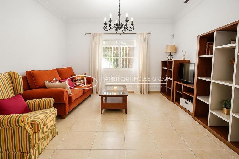 Foto ac10e027-0bd5-4f8e-ac71-b1766fc476b4. Maison dans Los Gallos Chiclana de la Frontera