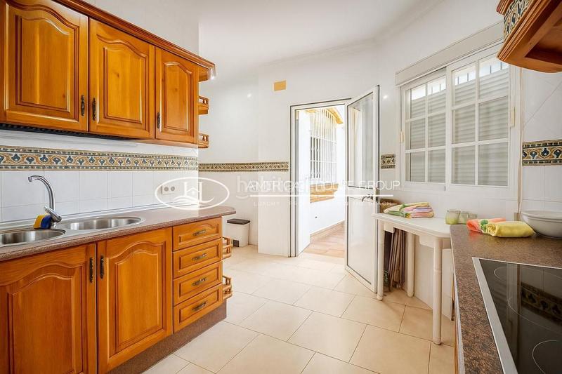 Foto bed2f4c6-9b54-4309-820e-3ad60d8f9205. Maison dans Los Gallos Chiclana de la Frontera