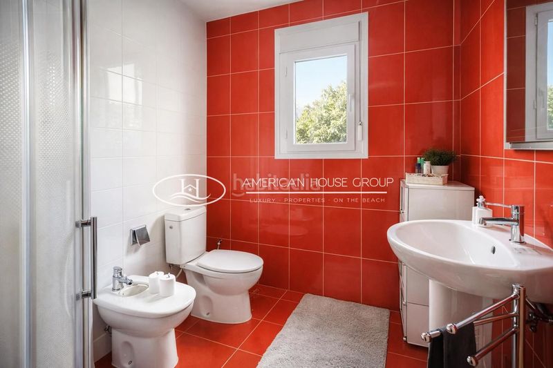 Foto 8a3cb3f8-5fe6-4fb9-bb22-856f716a98aa. Casa a Los Gallos Chiclana de la Frontera