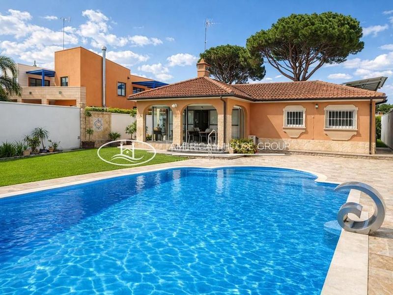Foto 0bc7533e-9ff4-46f0-a56e-384de9b17496. Casa amb piscina a Los Gallos Chiclana de la Frontera