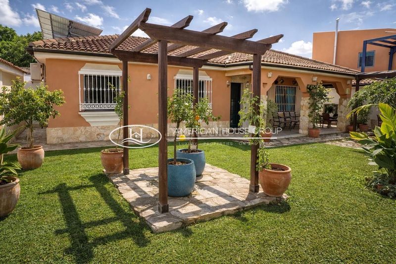 Foto 67326896-b0f9-46b7-86a3-81ae2f0074b7. Casa amb piscina a Los Gallos Chiclana de la Frontera