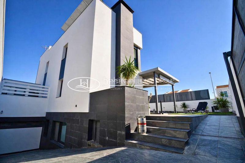 Foto bf3d2a7a-6061-4d99-9fb8-00fd68e231a2. Casa amb calefacció piscina a Los Gallos Chiclana de la Frontera