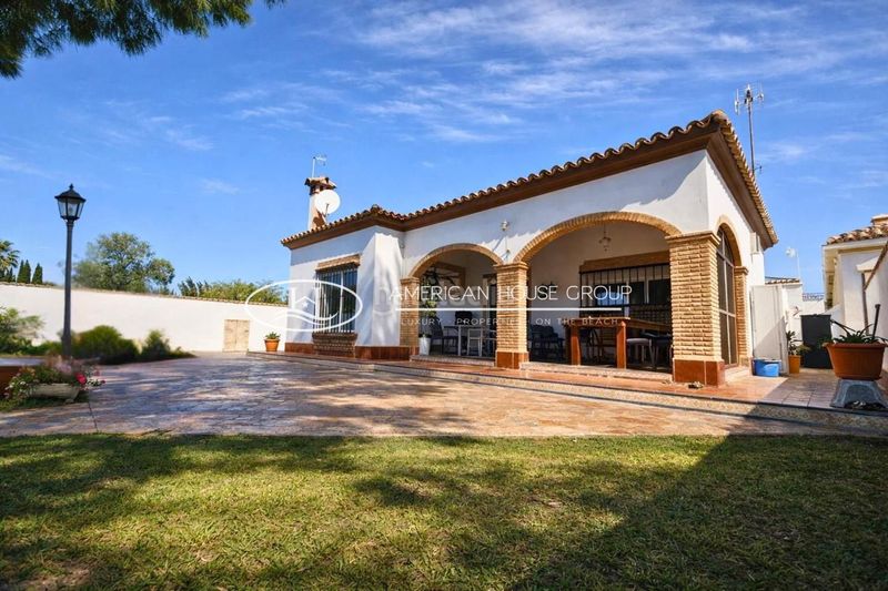 Foto a662b177-dbdf-4c2b-97aa-ce26dd7ca6e5. Casa a Los Gallos Chiclana de la Frontera